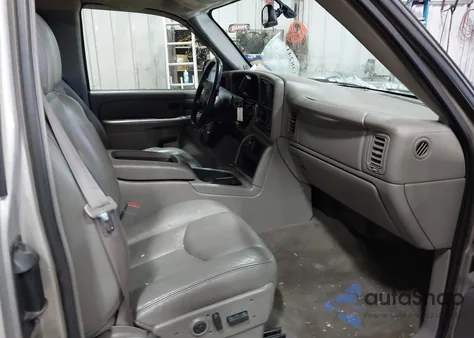 2005 Chevrolet Silverado 1500 Z71 z USA, uszkodzony, nr VIN 1GCEK19B25E247752